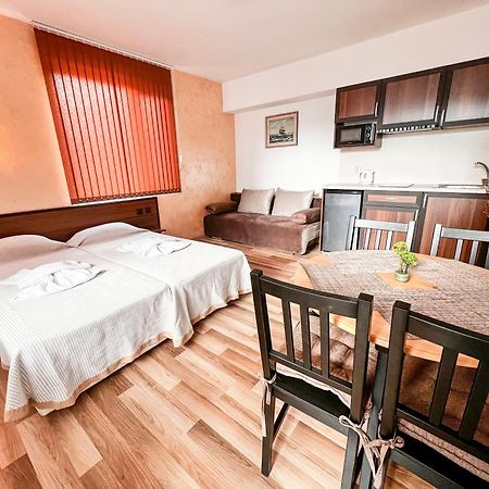 Chrystal Guest House Obzor Quarto foto