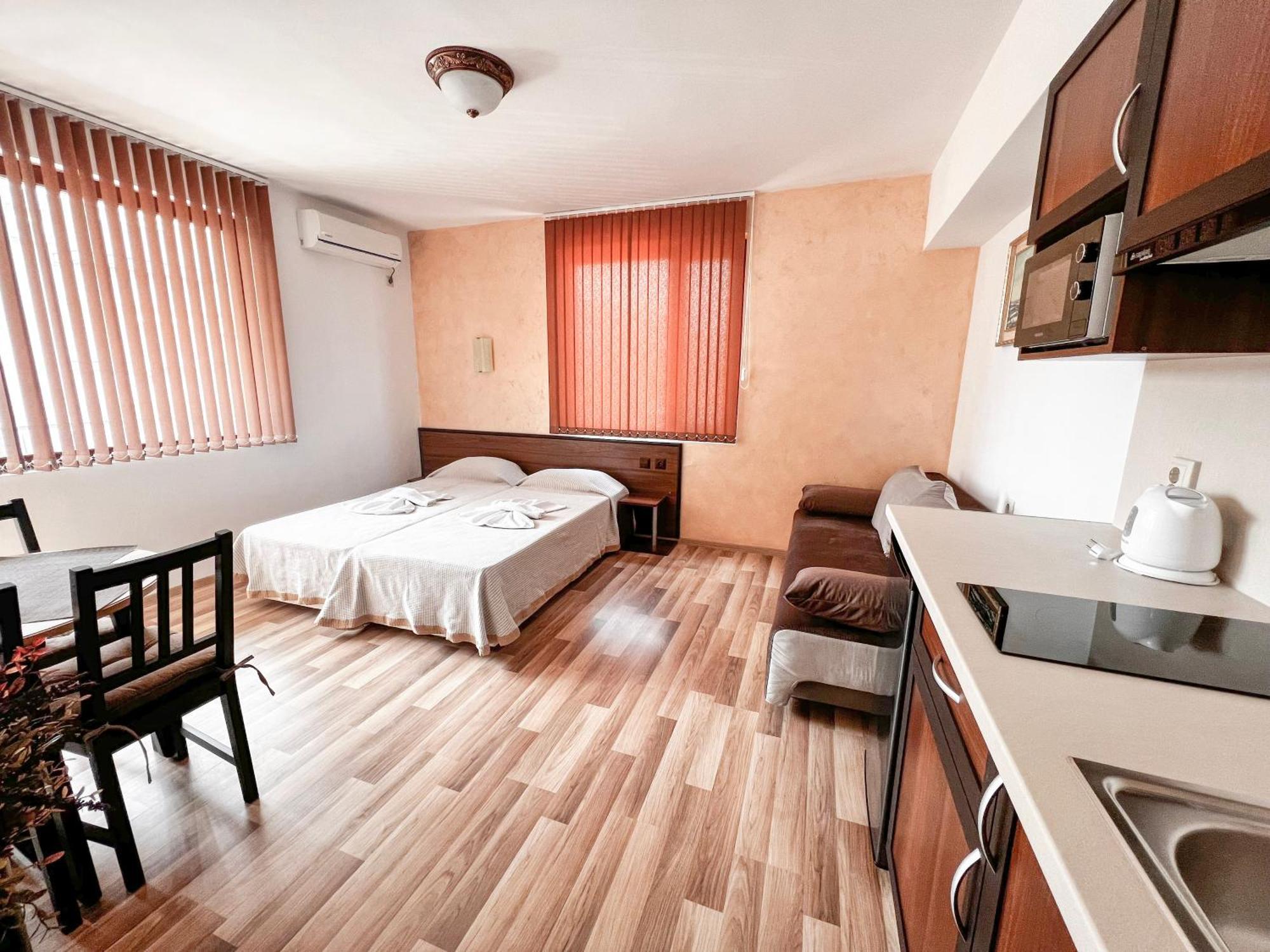 Chrystal Guest House Obzor Quarto foto